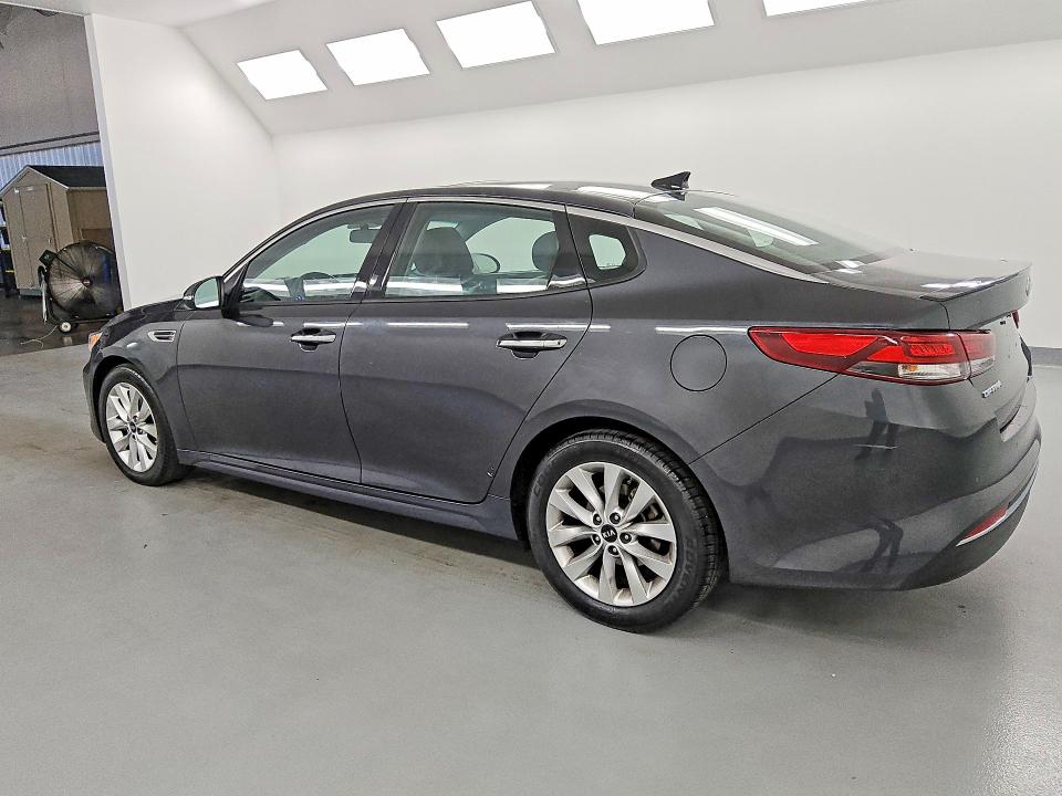 65180586 :رقم المزاد ، 5XXGT4L38JG243008 vin ، 2018 Kia Optima مزاد بيع