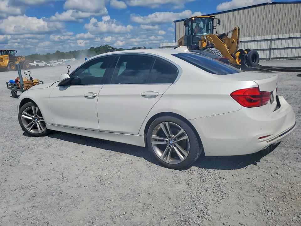 63793496 :رقم المزاد ، WBA8B9C51JEE80823 vin ، 2018 Bmw 330 مزاد بيع