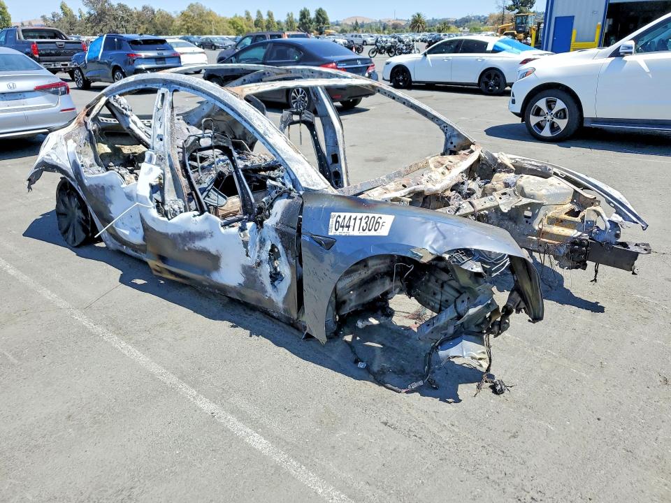 2024 Tesla Model 3 მანქანა იყიდება აუქციონზე, vin: 5YJ3E1EA3RF863251, აუქციონის ნომერი: 64411306