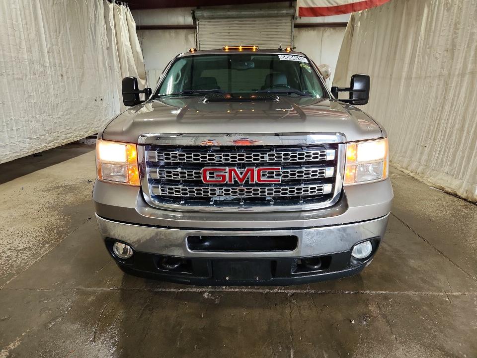 64304616 :رقم المزاد ، 1GT120CG8DF188602 vin ، 2013 Gmc Sierra مزاد بيع