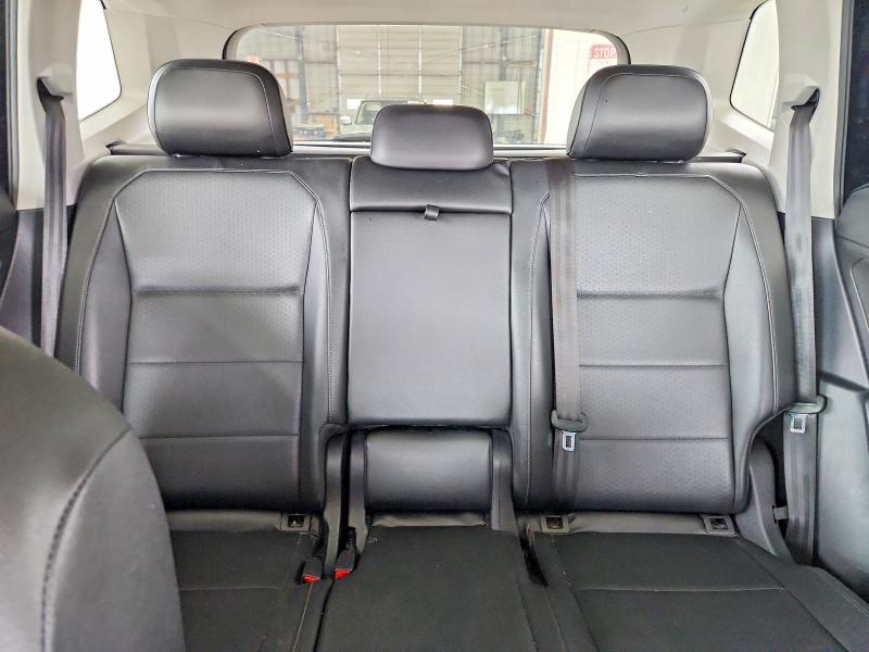 65490596 :رقم المزاد ، 3VV2B7AX9JM100203 vin ، 2018 Volkswagen Tiguan مزاد بيع