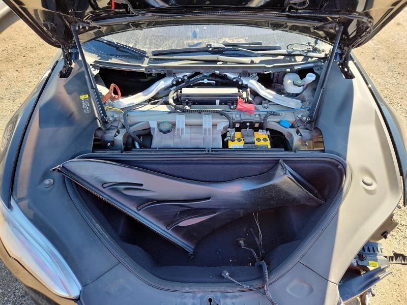 65442966 :رقم المزاد ، 5YJSA1E23JF281638 vin ، 2018 Tesla Model S مزاد بيع