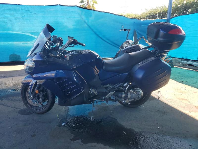 67330836 :رقم المزاد ، JKBZGNC19DA020628 vin ، 2013 Kawasaki Zg1400 مزاد بيع
