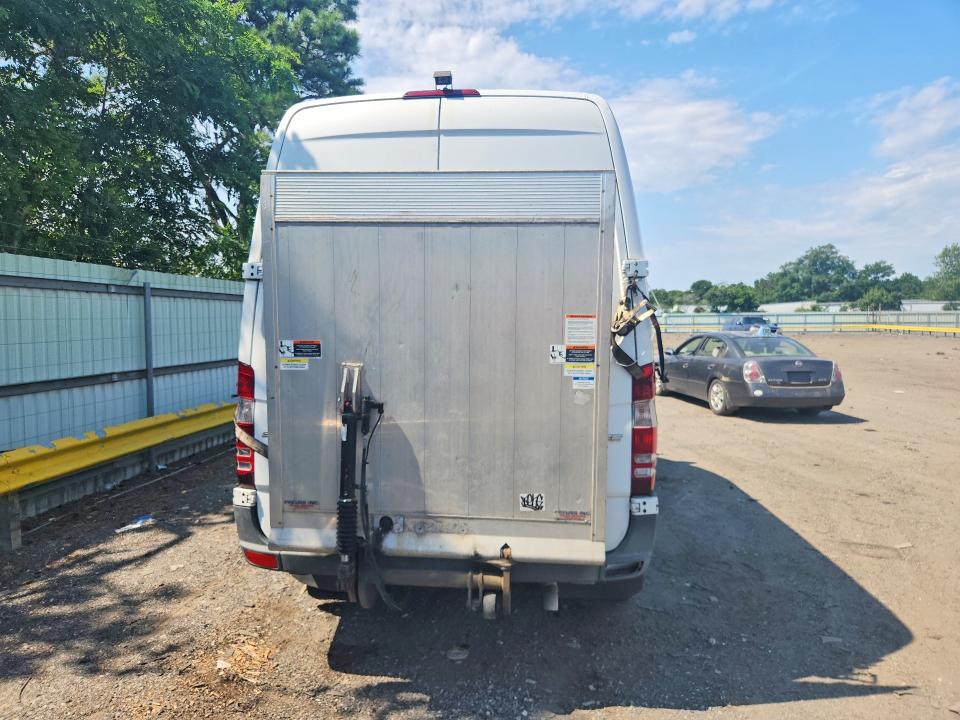 Продажа на аукционе авто 2014 Freightliner Sprinter, vin: WDYPF3CC8E5873997, номер лота: 63160576