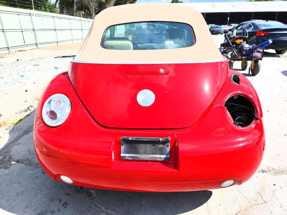 63862456 :رقم المزاد ، 3VWCM31Y55M353486 vin ، 2005 Volkswagen New Beetle مزاد بيع