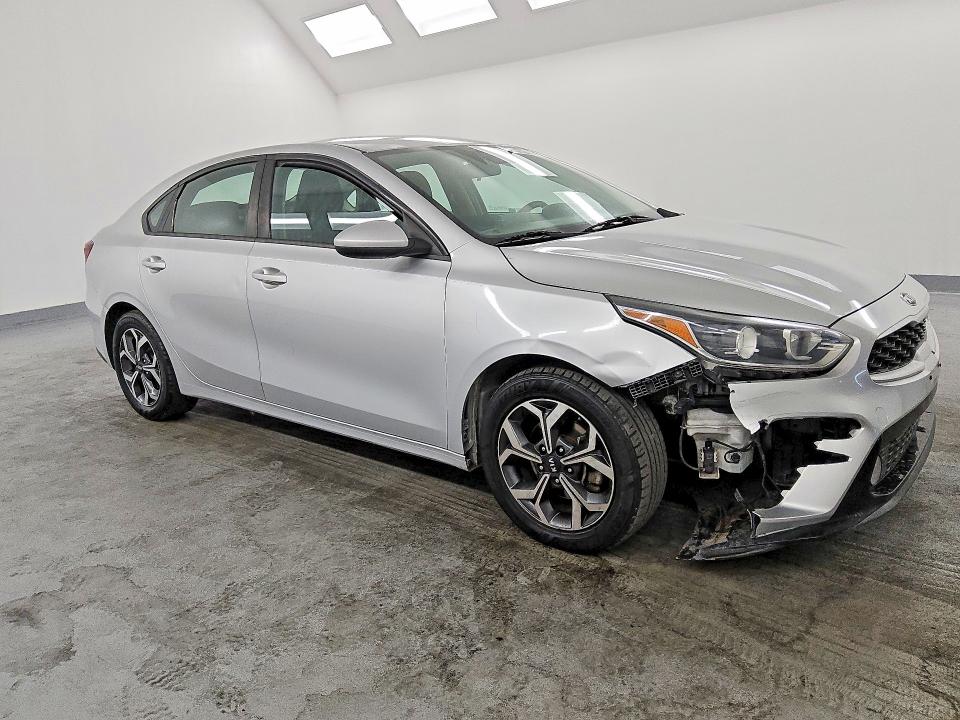 2019 Kia Forte მანქანა იყიდება აუქციონზე, vin: 3KPF24AD0KE015931, აუქციონის ნომერი: 61784186