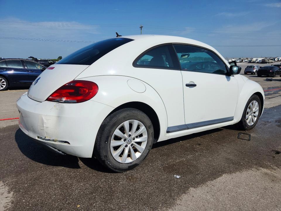 2015 Volkswagen Beetle მანქანა იყიდება აუქციონზე, vin: 3VWF17AT0FM643010, აუქციონის ნომერი: 65114126