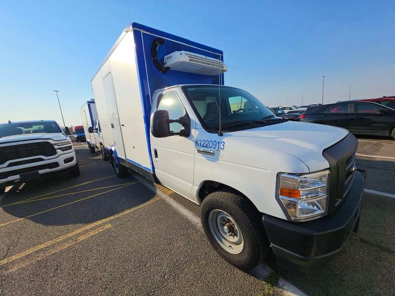 2023 Ford Econoline მანქანა იყიდება აუქციონზე, vin: 1FDWE3FK9PDD08532, აუქციონის ნომერი: 64643776