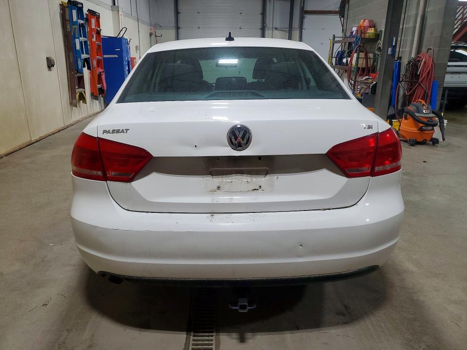61451736 :رقم المزاد ، 1VWAT7A39EC037516 vin ، 2014 Volkswagen Passat مزاد بيع
