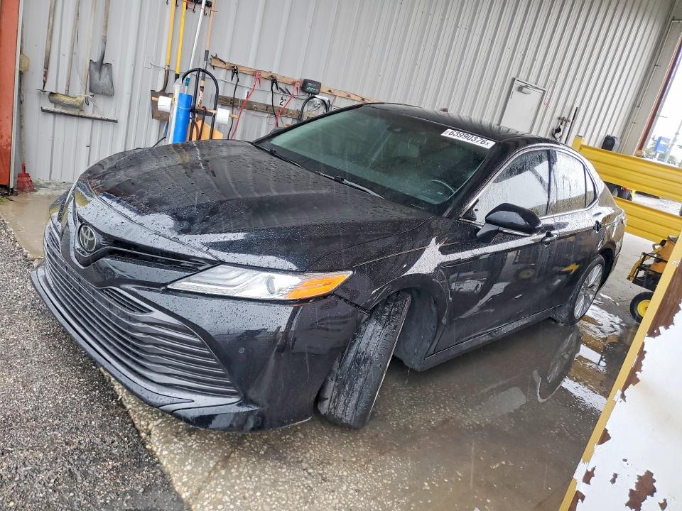 2018 Toyota Camry მანქანა იყიდება აუქციონზე, vin: 4T1B11HK5JU112607, აუქციონის ნომერი: 63990376