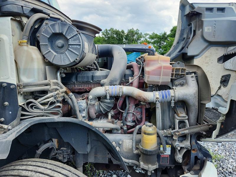 63929996 :رقم المزاد ، 1M1AN4GY7LM014631 vin ، 2020 Mack Anthem مزاد بيع
