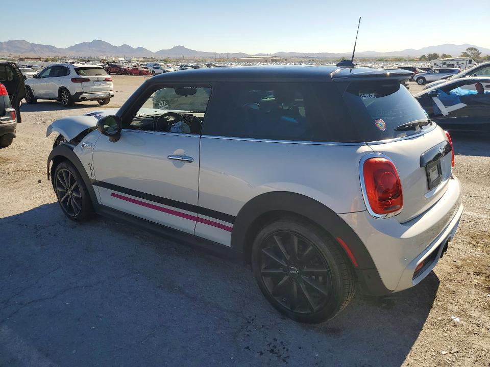 2016 Mini Cooper მანქანა იყიდება აუქციონზე, vin: WMWXP7C50G2A42564, აუქციონის ნომერი: 63212166