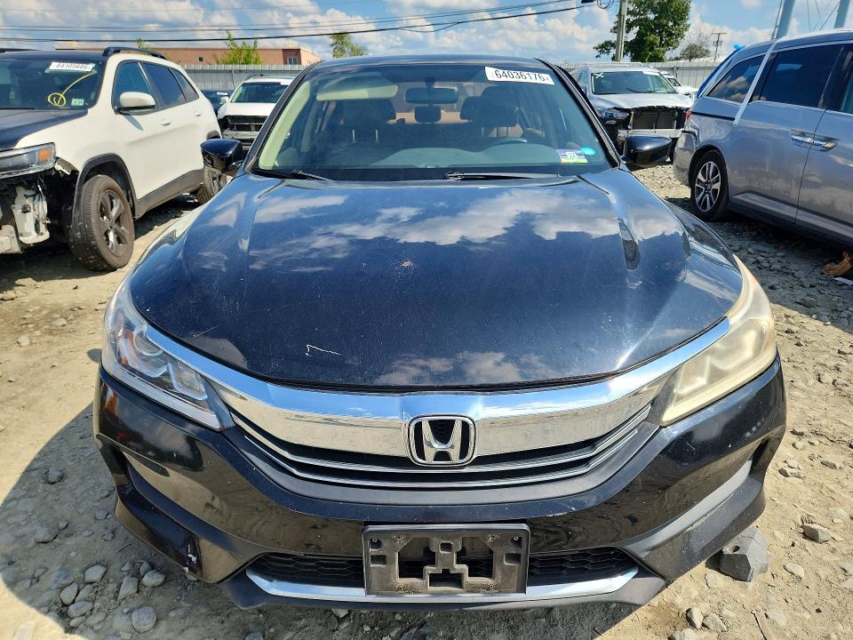 64036176 :رقم المزاد ، 1HGCR2F3XHA096422 vin ، 2017 Honda Accord مزاد بيع
