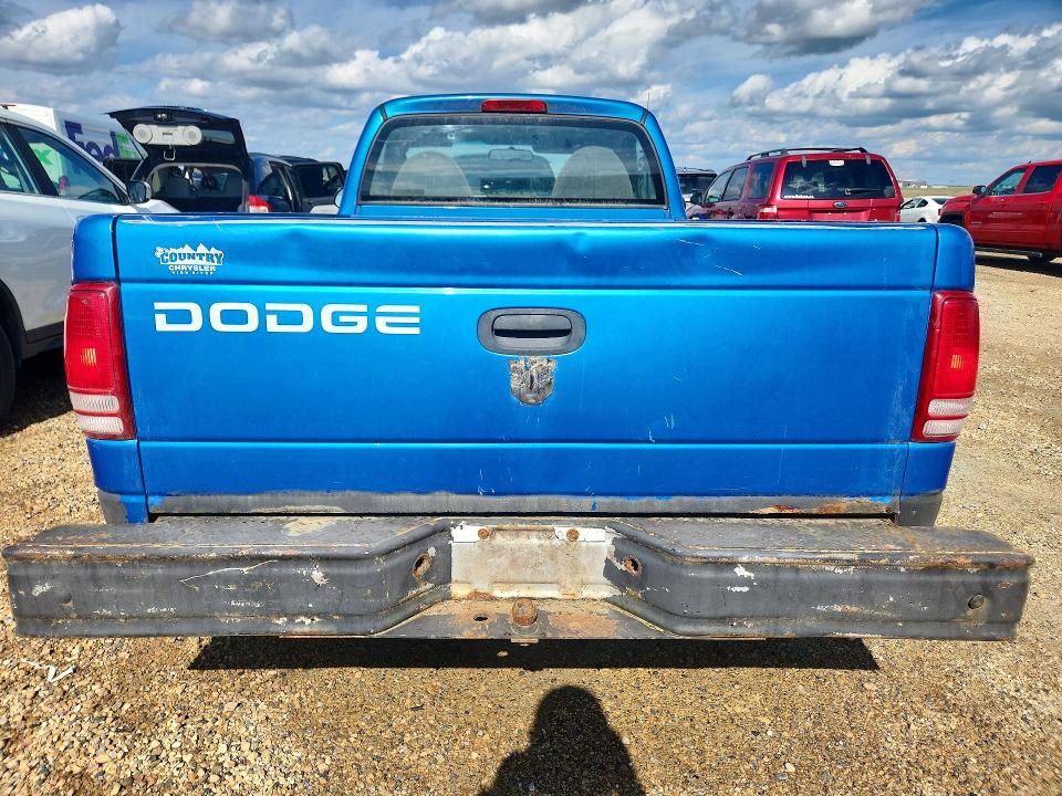 2000 Dodge Dakota მანქანა იყიდება აუქციონზე, vin: 1B7FL26X5YS598328, აუქციონის ნომერი: 65368276