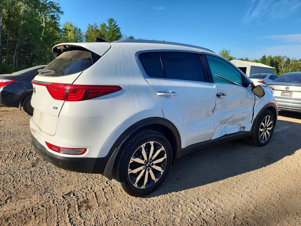 Продаж на аукціоні авто 2017 Kia Sportage, vin: KNDPNCACXH7115427, номер лоту: 64363046