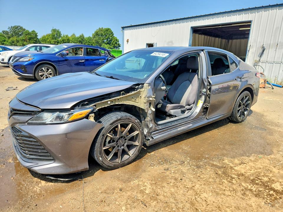 Продаж на аукціоні авто 2018 Toyota Camry, vin: 4T1B11HK2JU077315, номер лоту: 64294246