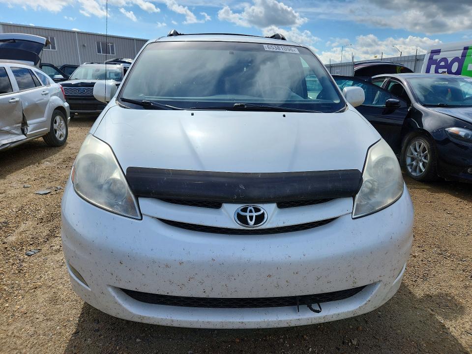 65381096 :رقم المزاد ، 5TDBK23C77S000587 vin ، 2007 Toyota Sienna مزاد بيع