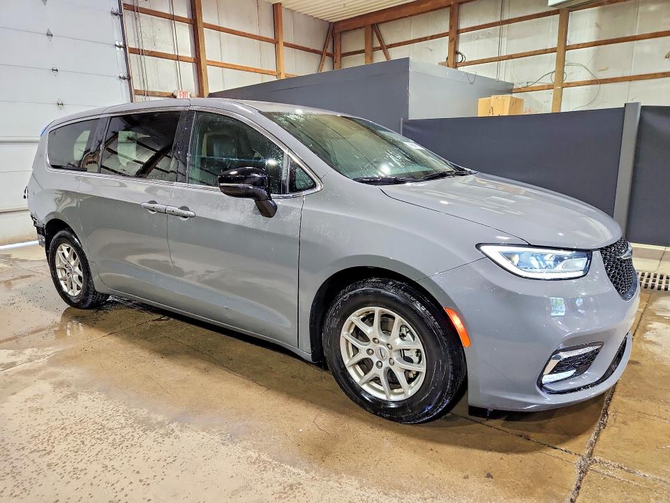 Auction sale of the 2025 Chrysler Pacifica, vin: 2C4RC1BG2SR556043, lot number: 63737306