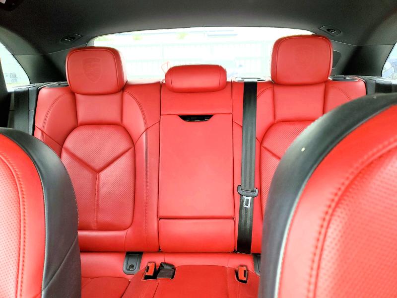 64244616 :رقم المزاد ، WP1AA2A54JLB11351 vin ، 2018 Porsche Macan مزاد بيع