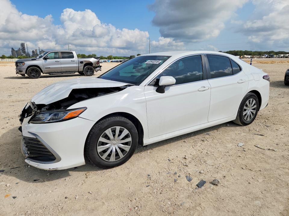63943316 :رقم المزاد ، 4T1C31AK7NU574231 vin ، 2022 Toyota Camry مزاد بيع