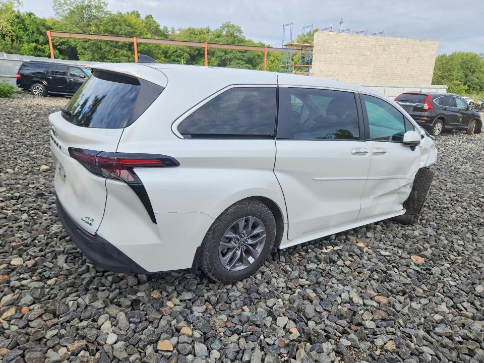 Продаж на аукціоні авто 2024 Toyota Sienna, vin: 5TDYSKFC4RS135101, номер лоту: 67006796