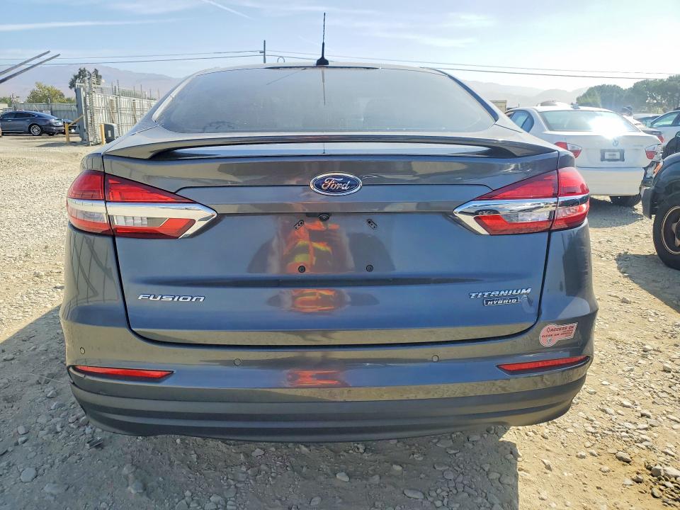 65731606 :رقم المزاد ، 3FA6P0SU5LR171004 vin ، 2020 Ford Fusion مزاد بيع