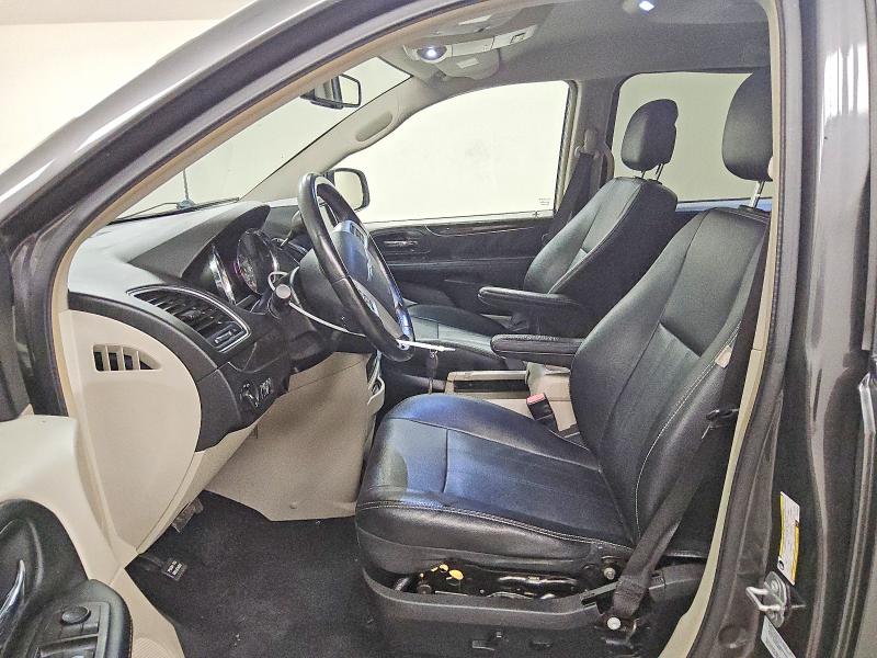 63645806 :رقم المزاد ، 2C4RC1BG6GR282479 vin ، 2016 Chrysler Town & Country مزاد بيع