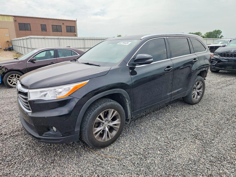65194426 :رقم المزاد ، 5TDJKRFH8FS148726 vin ، 2015 Toyota Highlander مزاد بيع