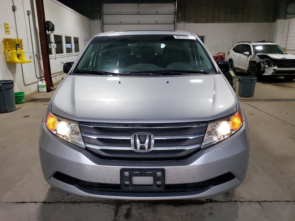 64737056 :رقم المزاد ، 5FNRL5H63BB058550 vin ، 2011 Honda Odyssey مزاد بيع