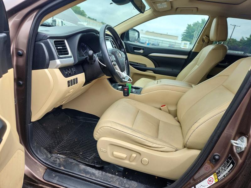 Продажа на аукционе авто 2018 Toyota Highlander, vin: 5TDJZRFH1JS902201, номер лота: 65153336
