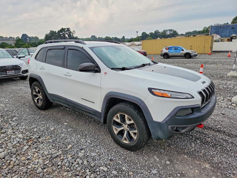 64606236 :رقم المزاد ، 1C4PJMBS6FW667436 vin ، 2015 Jeep Cherokee مزاد بيع