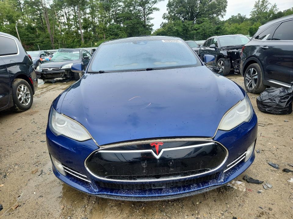 64894436 :رقم المزاد ، 5YJSA4H43FF089996 vin ، 2015 Tesla Model S مزاد بيع