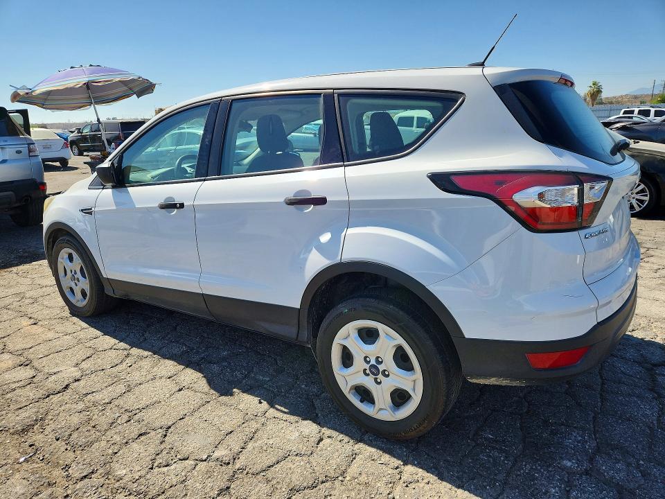 63765116 :رقم المزاد ، 1FMCU0F7XJUA36516 vin ، 2018 Ford Escape مزاد بيع