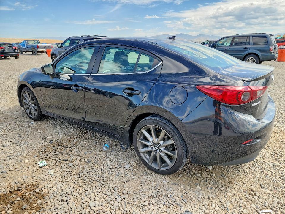 65517766 :رقم المزاد ، 3MZBN1V35JM273272 vin ، 2018 Mazda 3 مزاد بيع