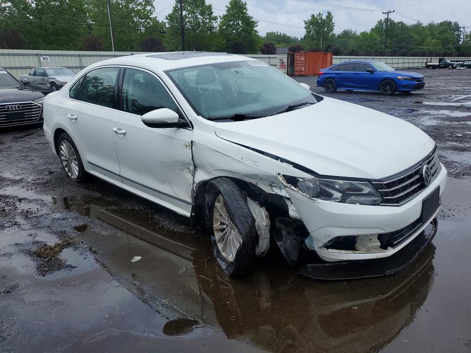 63406186 :رقم المزاد ، 1VWBT7A37HC037166 vin ، 2017 Volkswagen Passat مزاد بيع