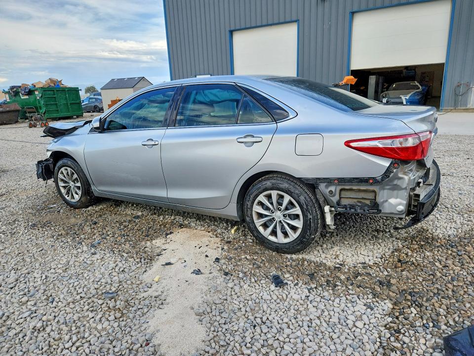 65179956 :رقم المزاد ، 4T1BF1FK0FU489910 vin ، 2015 Toyota Camry مزاد بيع