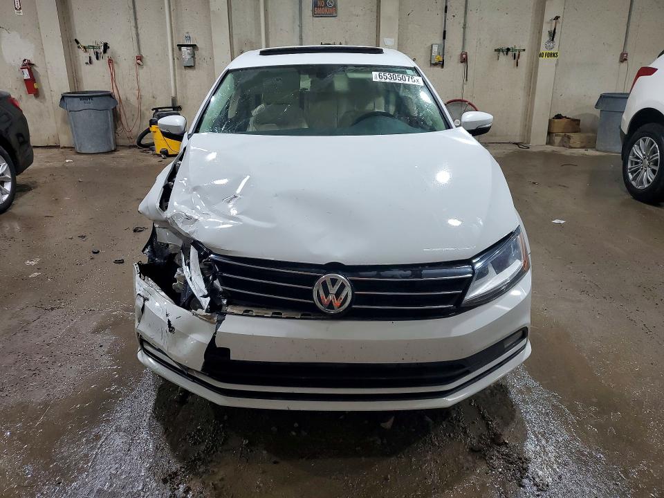 65305076 :رقم المزاد ، 3VWL17AJ2HM410413 vin ، 2017 Volkswagen Jetta مزاد بيع