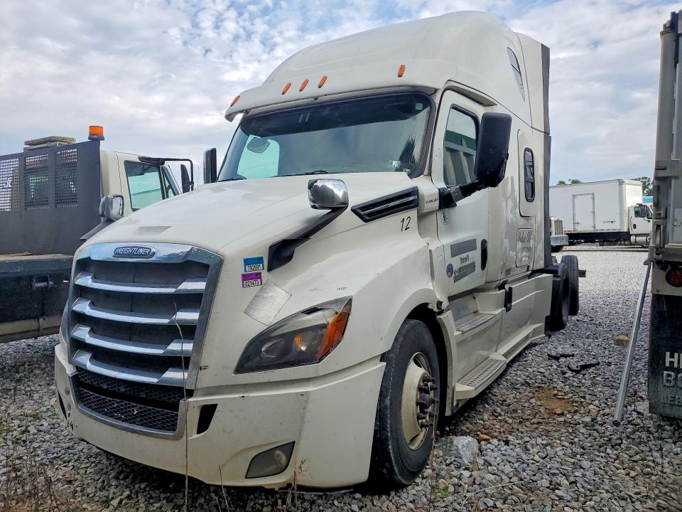 2018 Freightliner Cascadia 126 მანქანა იყიდება აუქციონზე, vin: 3AKJHHDR1JSJZ5673, აუქციონის ნომერი: 63556546