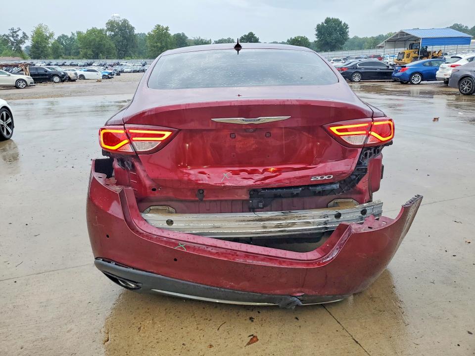 65923396 :رقم المزاد ، 1C3CCCCG8FN589586 vin ، 2015 Chrysler 200 مزاد بيع