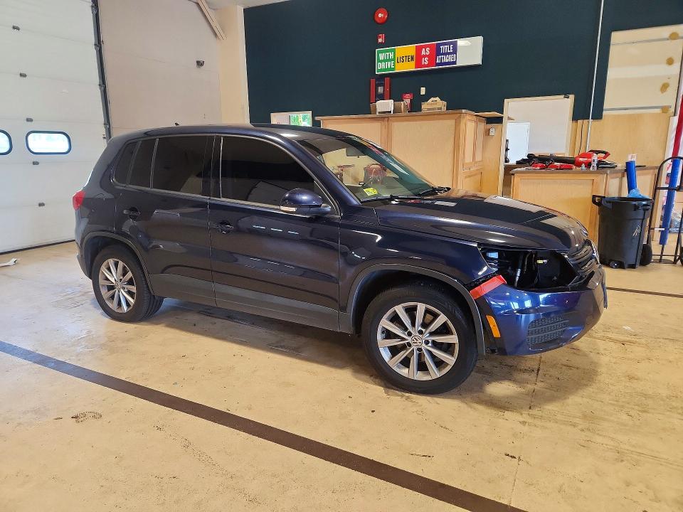 64015986 :رقم المزاد ، WVGBV3AX6EW555476 vin ، 2014 Volkswagen Tiguan مزاد بيع