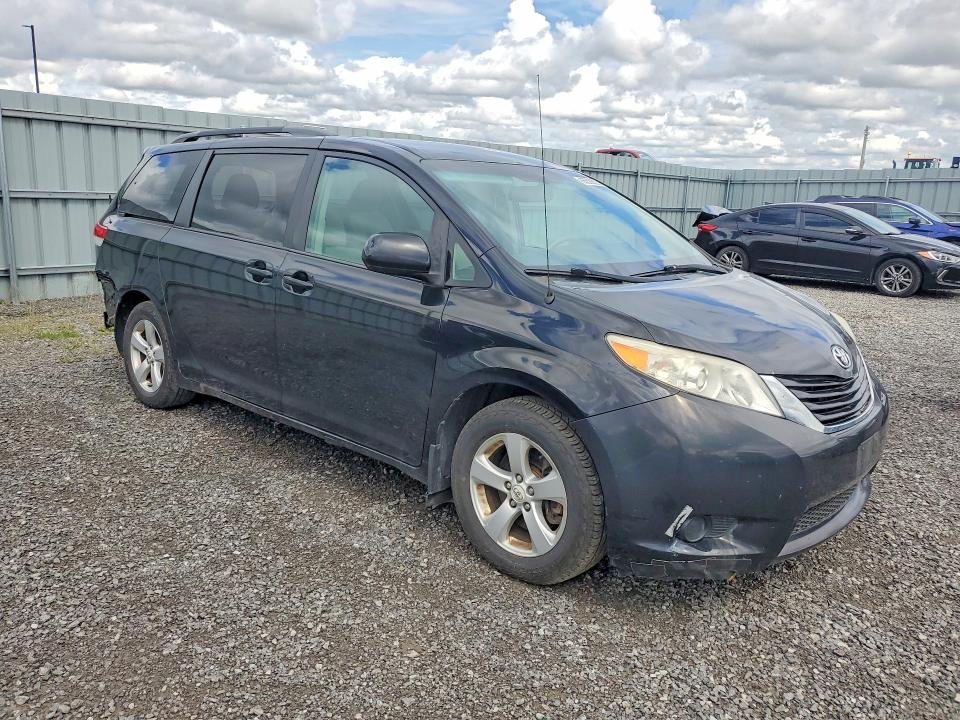 Продажа на аукционе авто 2012 Toyota Sienna, vin: 5TDKK3DC7CS242830, номер лота: 65529326