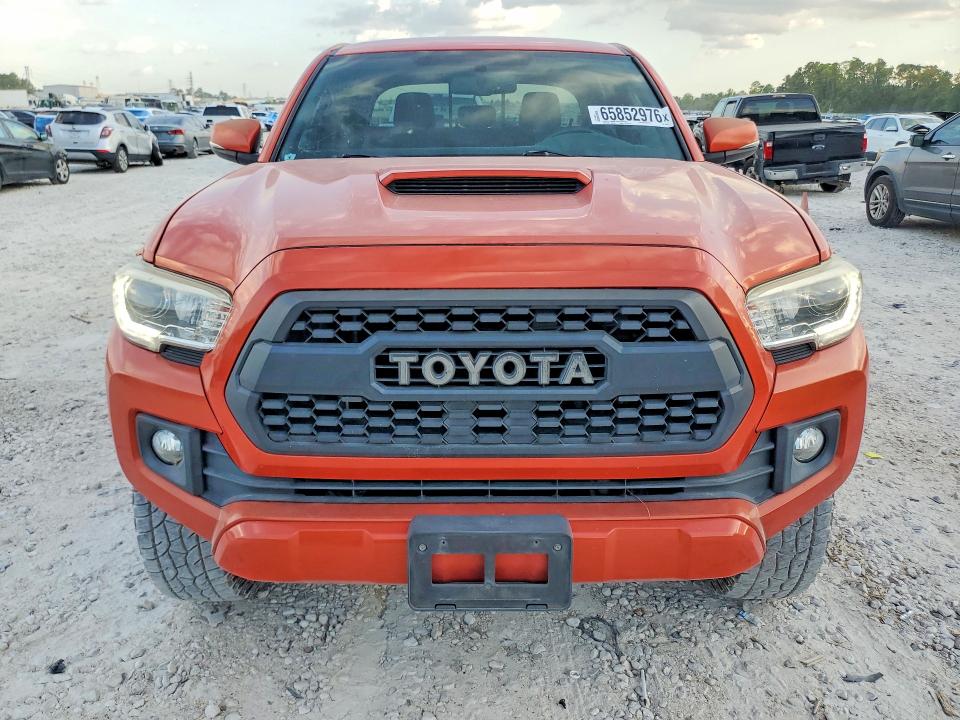 2017 Toyota Tacoma მანქანა იყიდება აუქციონზე, vin: 5TFCZ5AN2HX102879, აუქციონის ნომერი: 65852976