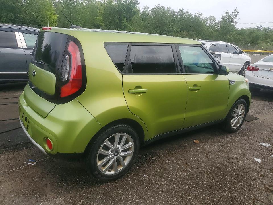 2017 Kia Soul მანქანა იყიდება აუქციონზე, vin: KNDJP3A50H7884942, აუქციონის ნომერი: 64817756