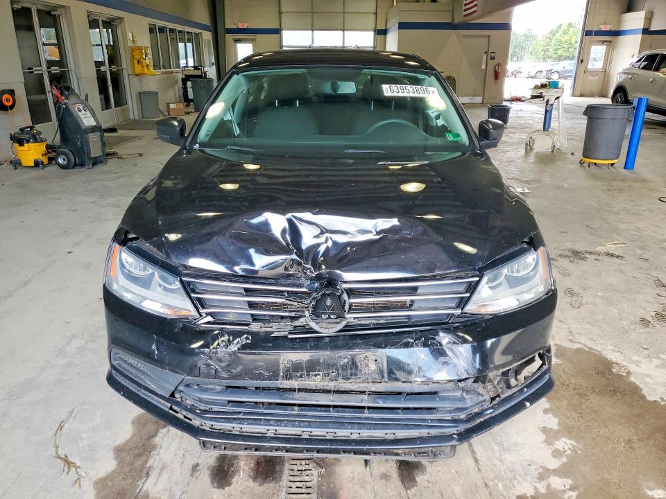 63953896 :رقم المزاد ، 3VW267AJ8GM266121 vin ، 2016 Volkswagen Jetta مزاد بيع