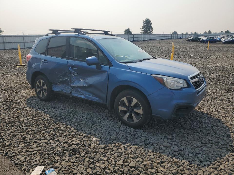 64099306 :رقم المزاد ، JF2SJAEC4HH458640 vin ، 2017 Subaru Forester مزاد بيع