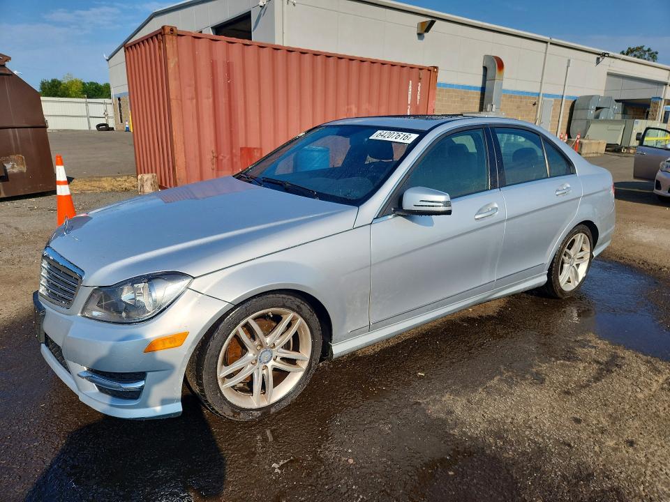 2012 Mercedes-benz C მანქანა იყიდება აუქციონზე, vin: WDDGF8BB6CR227743, აუქციონის ნომერი: 64207616
