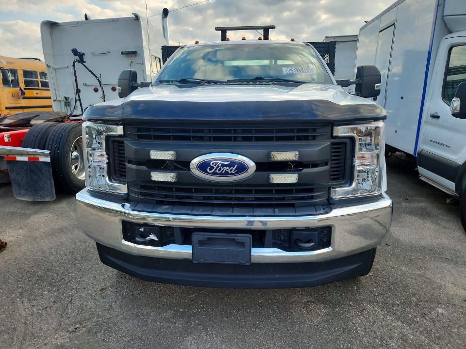 63017126 :رقم المزاد ، 1FDRF3H6XKEF23415 vin ، 2019 Ford F350 مزاد بيع
