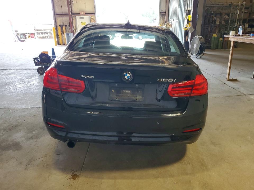 65903396 :رقم المزاد ، WBA8A3C57GK690379 vin ، 2016 Bmw 320 مزاد بيع