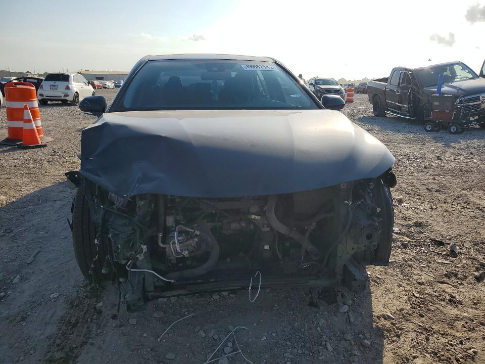 66557946 :رقم المزاد ، 4T1T11AK5MU424803 vin ، 2021 Toyota Camry مزاد بيع