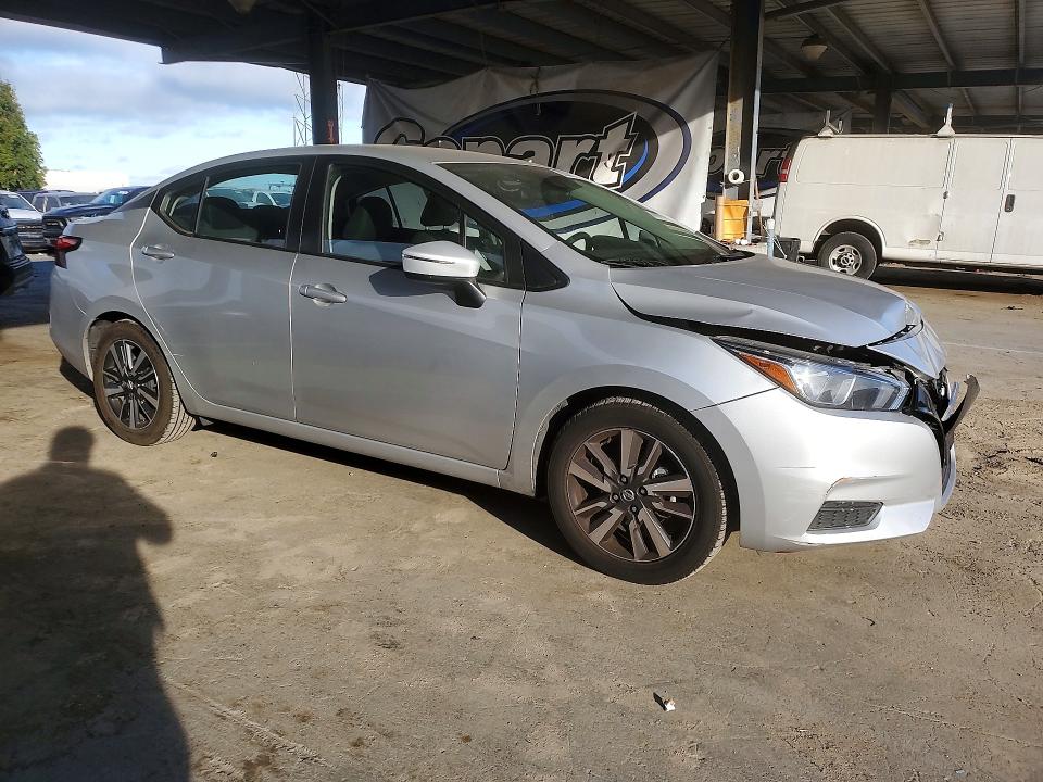 66308156 :رقم المزاد ، 3N1CN8EV2ML828595 vin ، 2021 Nissan Versa مزاد بيع